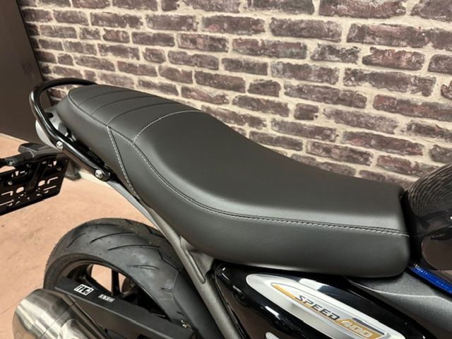 triumph - speed-400