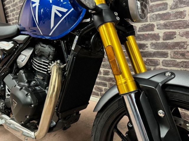 triumph - speed-400