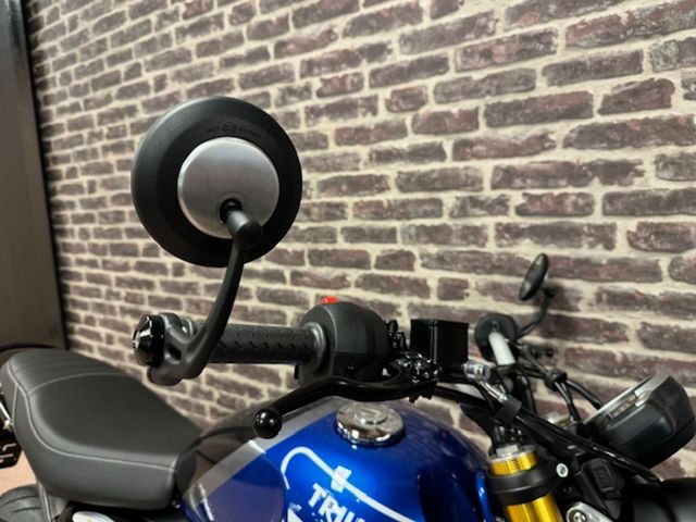 triumph - speed-400