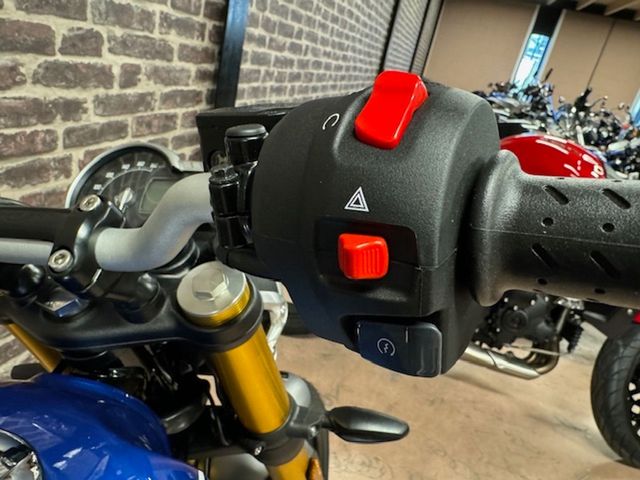 triumph - speed-400