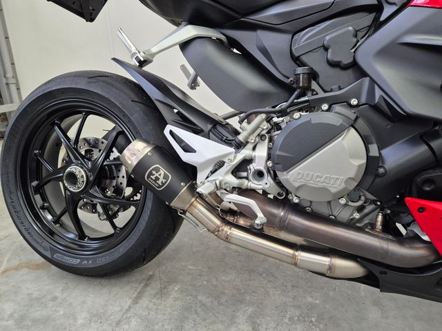 ducati - streetfighter-v2