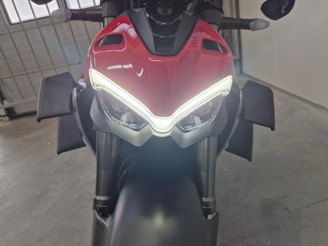 ducati - streetfighter-v2