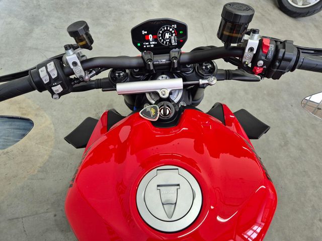 ducati - streetfighter-v2