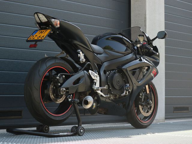 suzuki - gsx-r-750