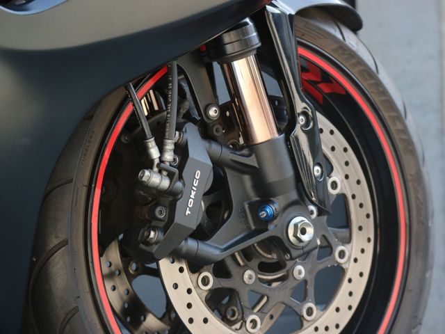 suzuki - gsx-r-750