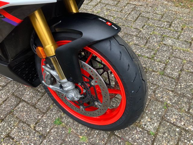 aprilia - tuono--v4-1100-factory