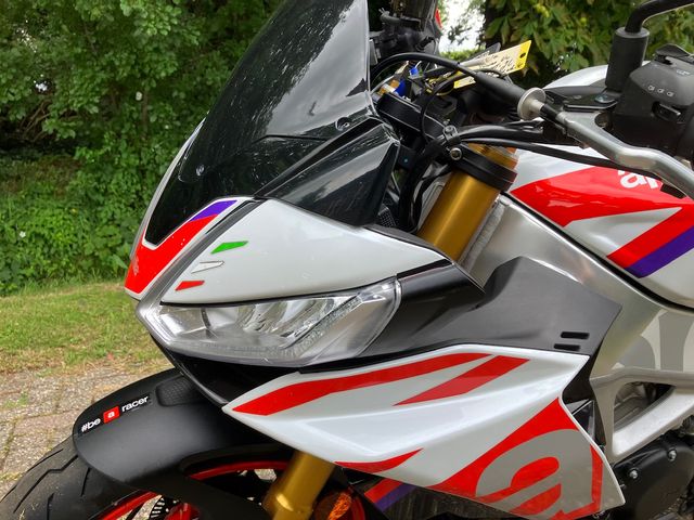 aprilia - tuono--v4-1100-factory