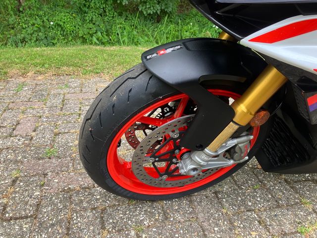 aprilia - tuono--v4-1100-factory