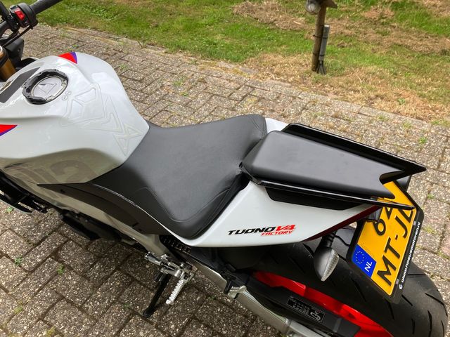 aprilia - tuono--v4-1100-factory