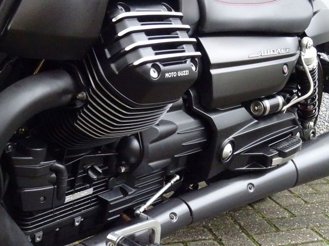 moto-guzzi - audace