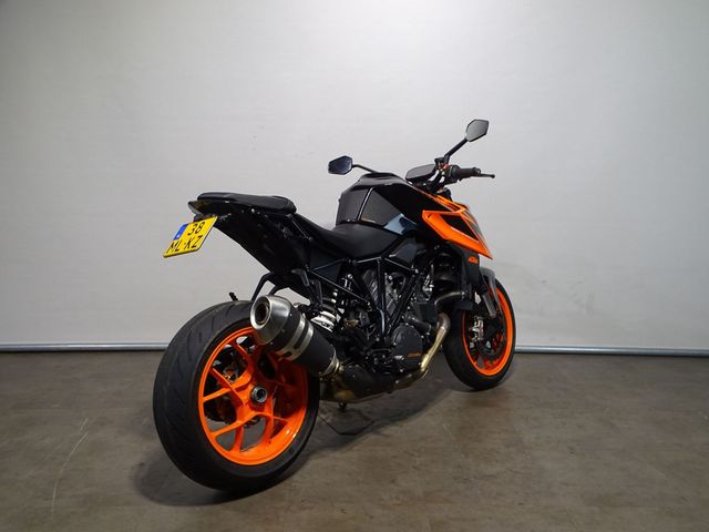 ktm - 1290-super-duke-r