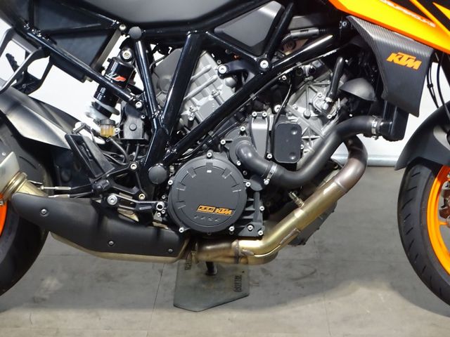 ktm - 1290-super-duke-r