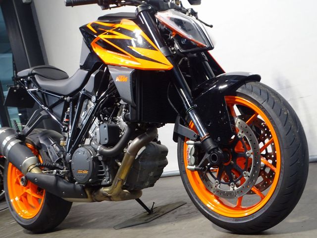 ktm - 1290-super-duke-r
