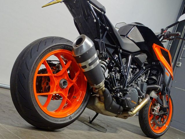 ktm - 1290-super-duke-r