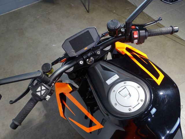 ktm - 1290-super-duke-r