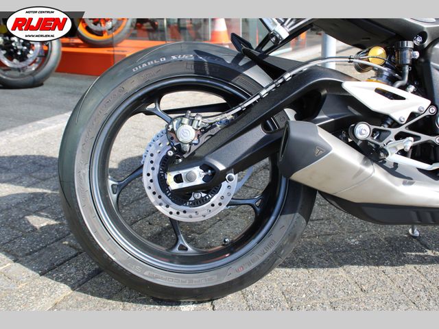 triumph - street-triple-rs