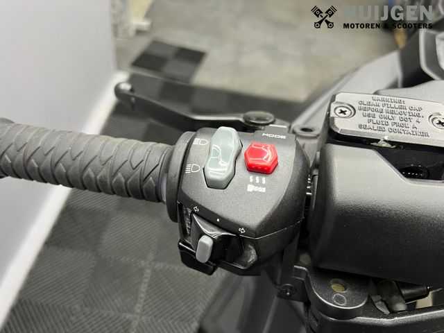 kymco - ak-550