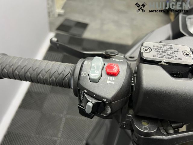 kymco - ak-550