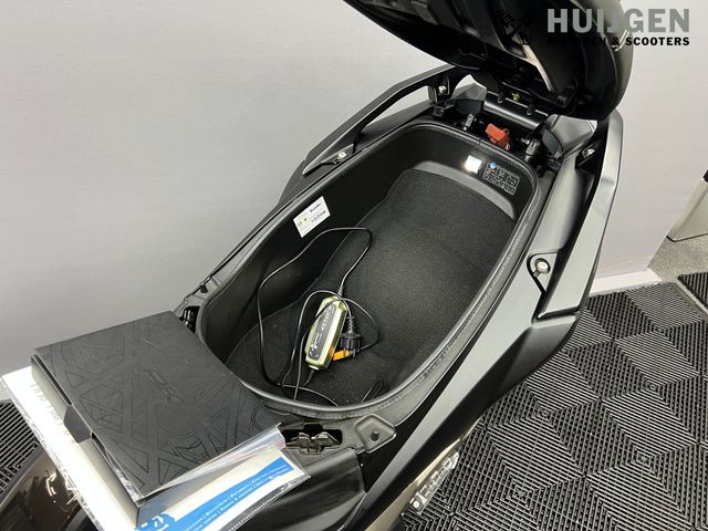kymco - ak-550