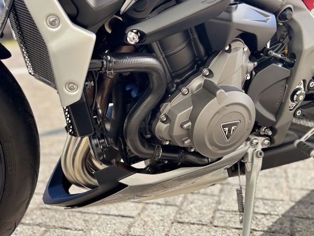 triumph - street-triple-rs