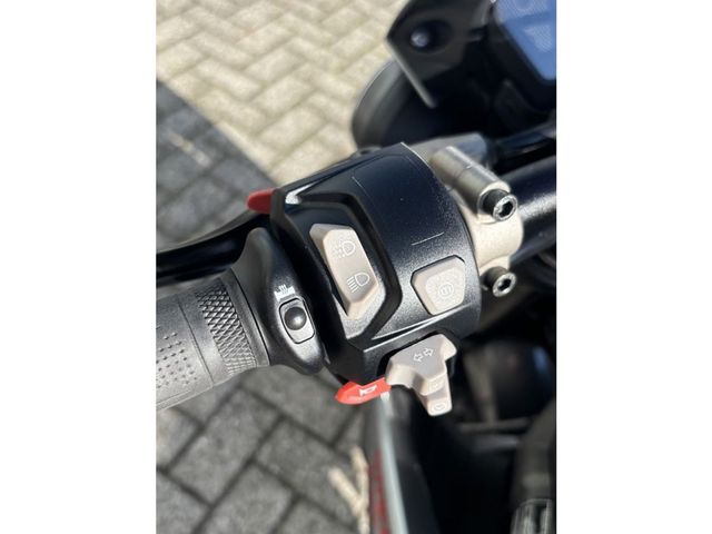 triumph - street-triple-rs