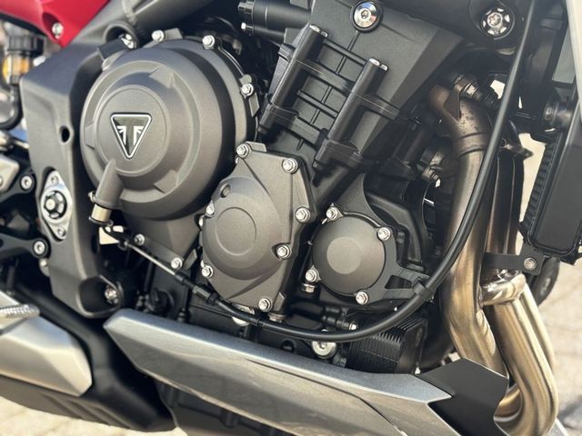 triumph - street-triple-rs