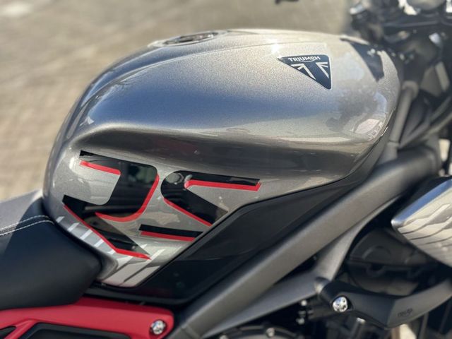 triumph - street-triple-rs