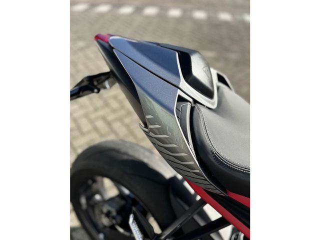 triumph - street-triple-rs