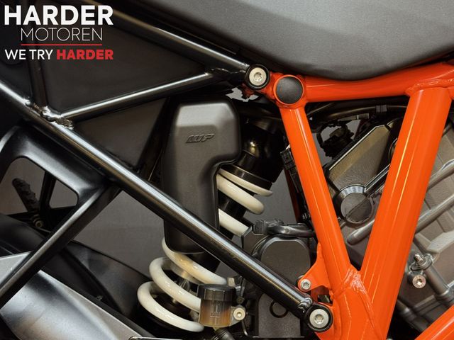 ktm - 1290-super-duke-gt