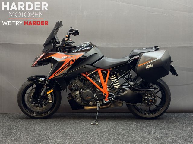 ktm - 1290-super-duke-gt