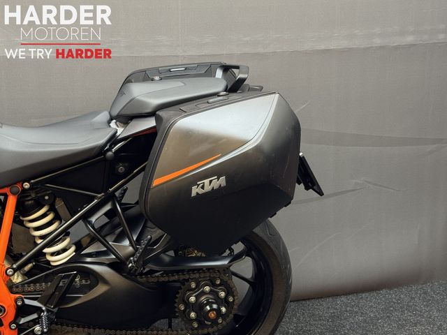 ktm - 1290-super-duke-gt