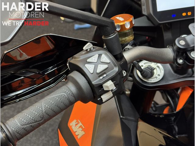 ktm - 1290-super-duke-gt