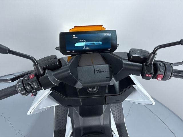 bmw - ce-04