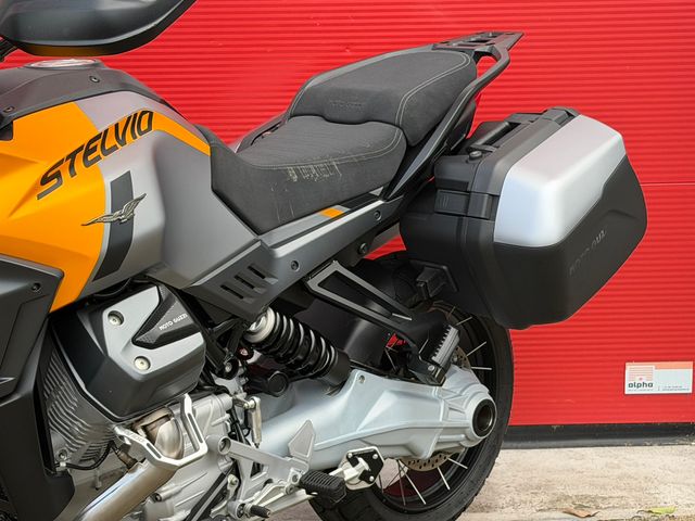 moto-guzzi - stelvio