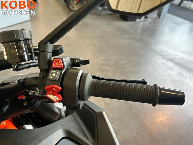 ktm - 1390-super-duke-r