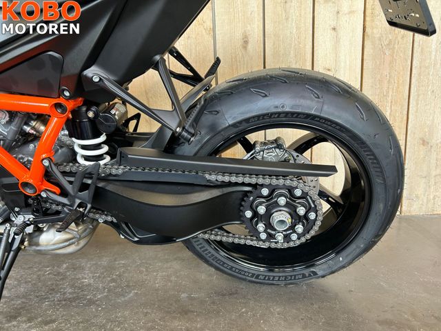 ktm - 1390-super-duke-r