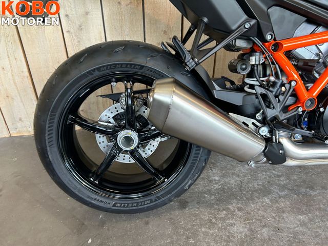 ktm - 1390-super-duke-r