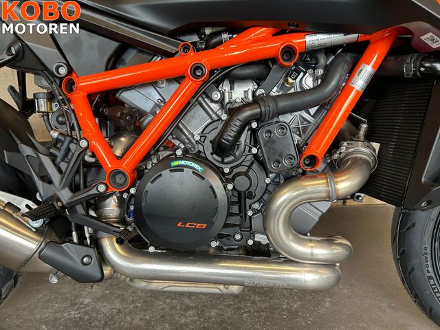ktm - 1390-super-duke-r