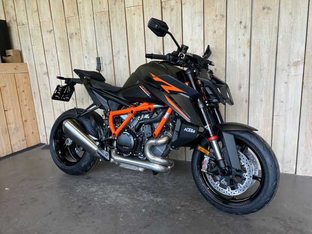 ktm - 1390-super-duke-r