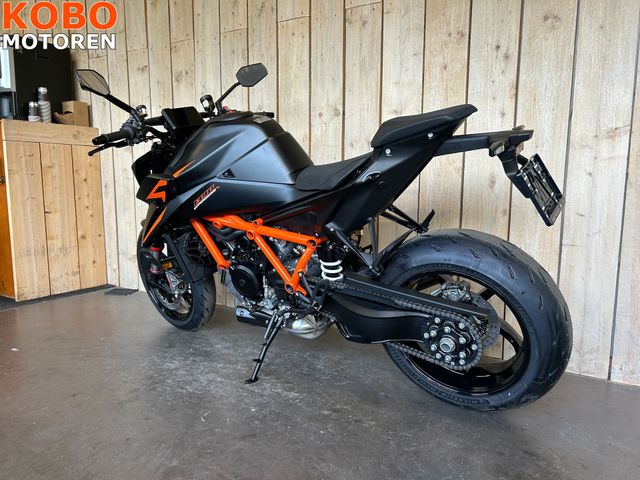 ktm - 1390-super-duke-r