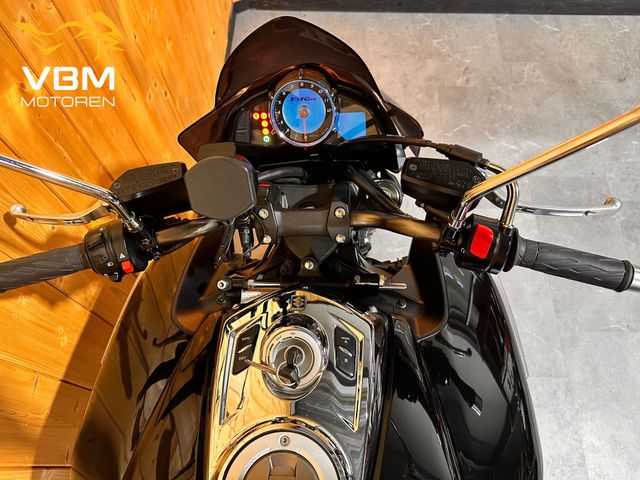 suzuki - b-king-1300