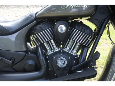 INDIAN MOTORCYCLE CHIEF DARK HORSE – foto 2