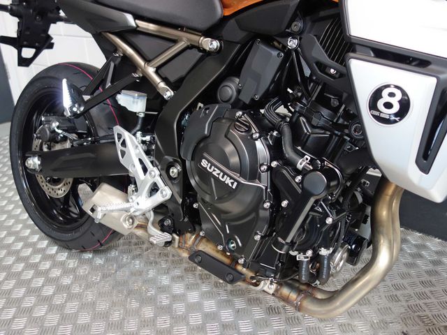 suzuki - gsx-8t