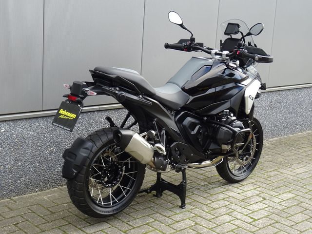 bmw - r-1300-gs-triple-black