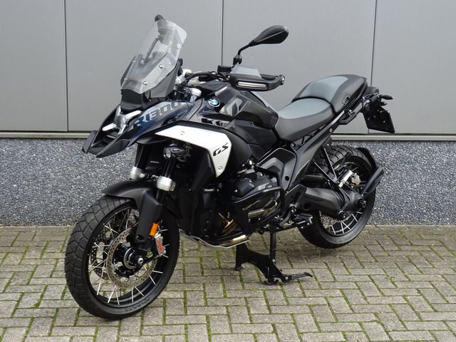 bmw - r-1300-gs-triple-black