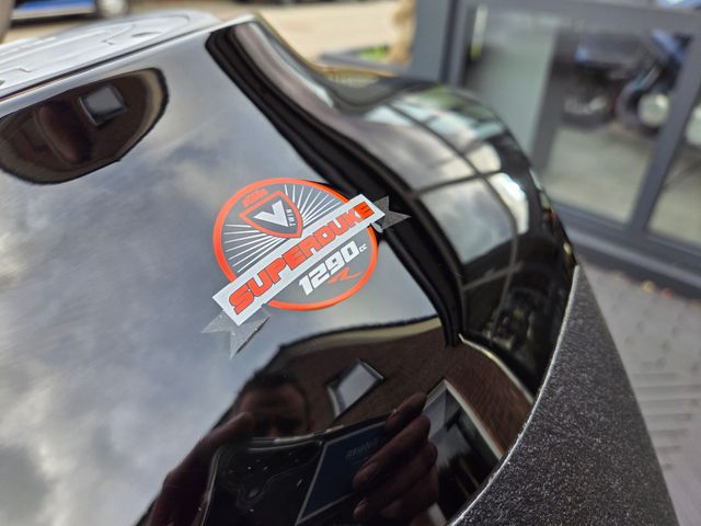 ktm - 1290-super-duke-r