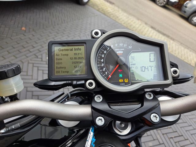 ktm - 1290-super-duke-r