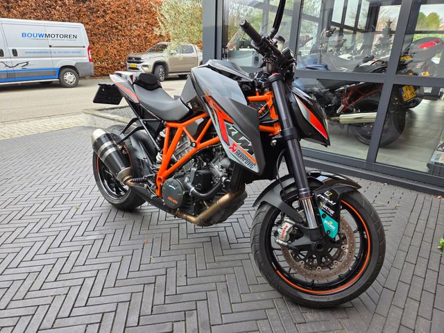 ktm - 1290-super-duke-r