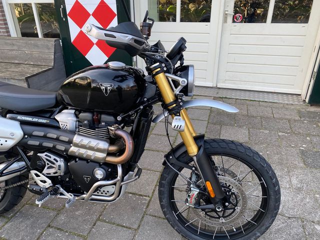 triumph - scrambler-1200-xe