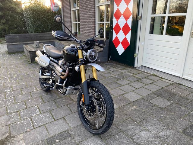 triumph - scrambler-1200-xe